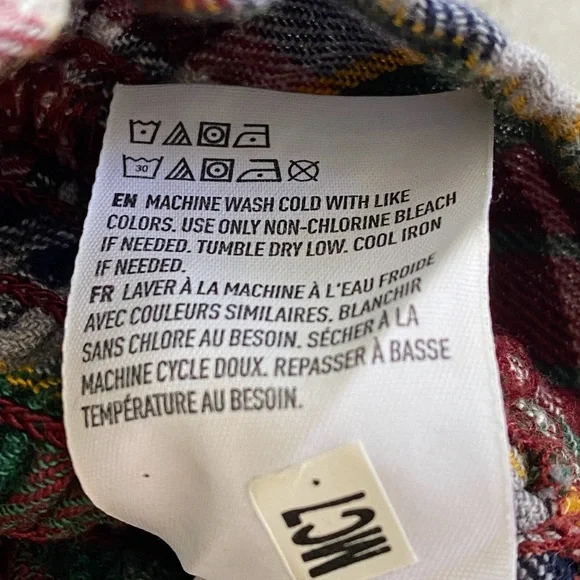 ❌SOLD❌ American Eagle Maroon Plaid Smocked Puff-Sleeve Blouse - Picture 8 of 9